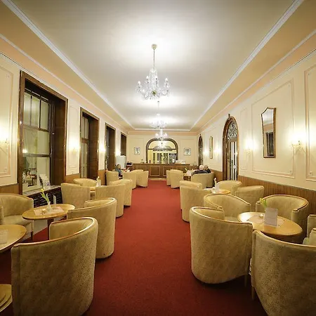 Otel Belvedere & 3*