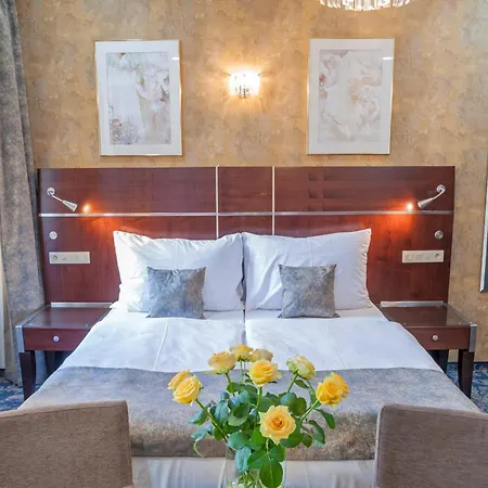 Hotel Belvedere &