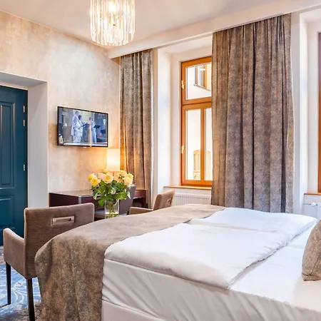 Belvedere & Отель 3*