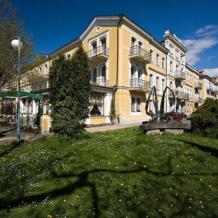 Hotel Belvedere & 3*