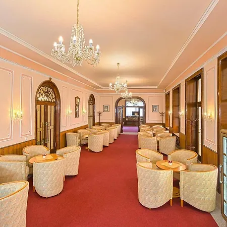 Отель Belvedere &